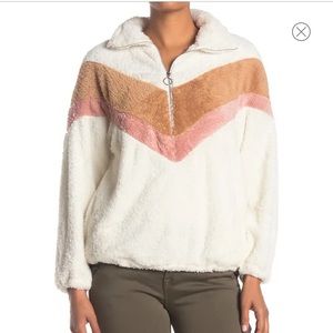 New Chevron sweater with pockets Size L